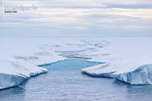Eisberg  Wasser  Nordamerika  schmelzen  Bucht  Kanada  Nunavut