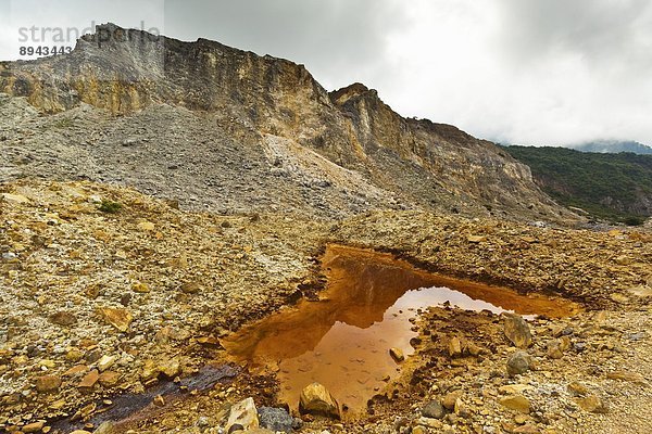 Kollaps  Vulkan  Schmutzfleck  Südostasien  Asien  Indonesien  Java  Mineral  Teich