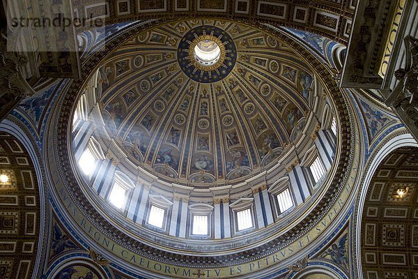 Kuppel  Rom  Hauptstadt  Europa  Innenaufnahme  Ansicht  Latium  Kuppelgewölbe  Italien  Vatikan