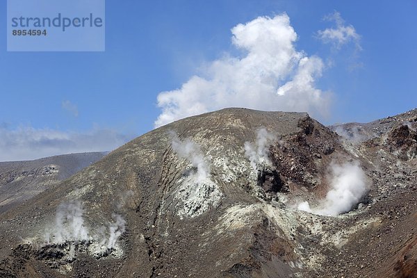 aufwärts  Wasserdampf  Pazifischer Ozean  Pazifik  Stiller Ozean  Großer Ozean  Tongariro  Berg  Seitenansicht  UNESCO-Welterbe  neuseeländische Nordinsel  Tongariro Nationalpark  Neuseeland