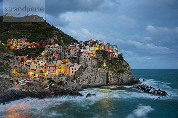 Stadt Ansicht Cinque Terre Abenddämmerung Italien Ligurien Manarola