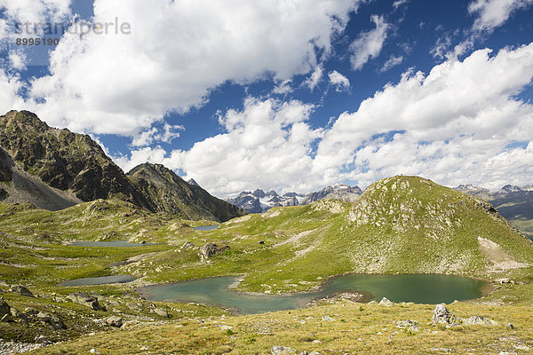 Macun-Seenplateau  Ausblick auf Verstanclagruppe und Silvrettagruppe  Schweizer Nationalpark  Graubünden  Schweiz