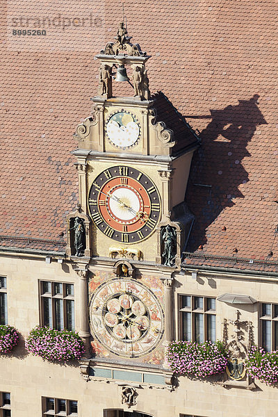 Astronomische Uhr am Rathaus am Marktplatz  Heilbronn  Baden-Württemberg  Deutschland