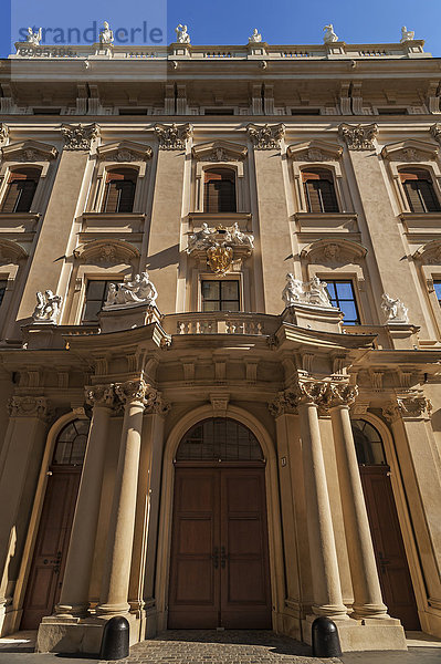 Eingangsportal vom Stadtpalais Liechtenstein  gebaut 1691-1705  Wien  Land Wien  Österreich