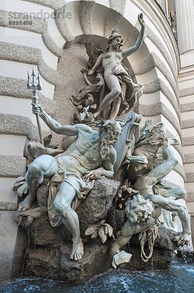 '''Die Macht zur See'' Brunnen mit Skulpturengruppe an der Wiener Hofburg  Wien  Land Wien  Österreich'