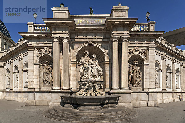 Albrechtsbrunnen  1869  mit den Figuren des Danubius und der Vindobona  Albertina-Bastei  Wien  Land Wien  Österreich