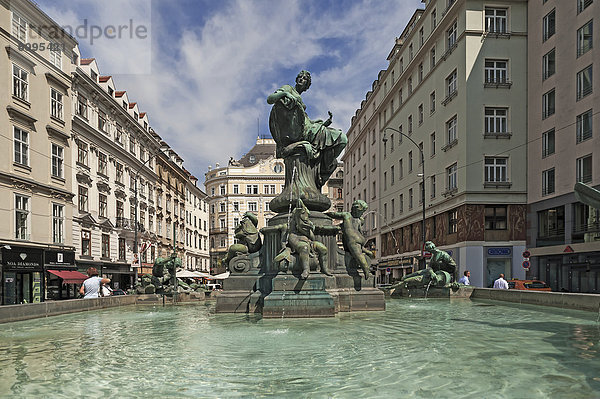 Donnerbrunnen  geschaffen von Georg Raphael Donner 1739  größte Wiener Brunnenanlage  Neuer Markt  Wien  Land Wien  Österreich