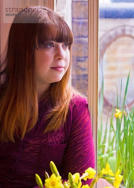 Portrait des Mädchens am Fenster