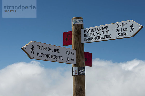 Wegweiser für Wanderer zum Torre del Time  La Palma  Kanarische Inseln  Spanien