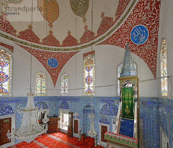Fayencen-Moschee mit Fayencen-Keramik aus Iznik  Çinili Camii  Üsküdar  Istanbul  asiatischer Teil  Türkei