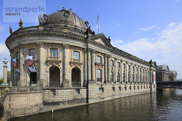 Bode-Museum und Pergamonmuseum  Museumsinsel  Kupfergraben  Berlin  Deutschland