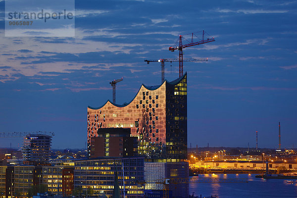 Elbphilharmonie im Bau  Morgendämmerung  Hamburg  Deutschland