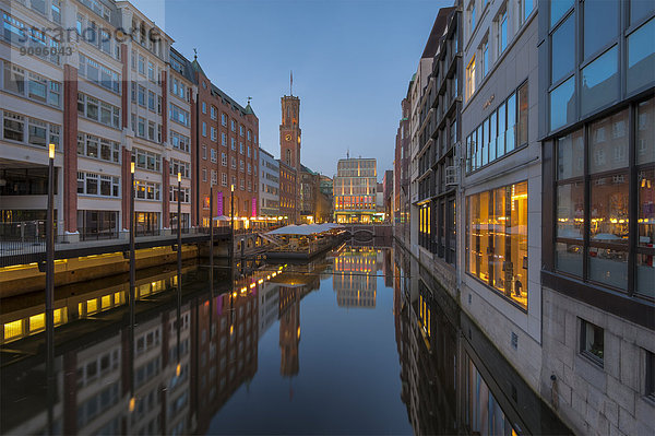 Deutschland  Hamburg  Bleichenfleet nach Sonnenuntergang