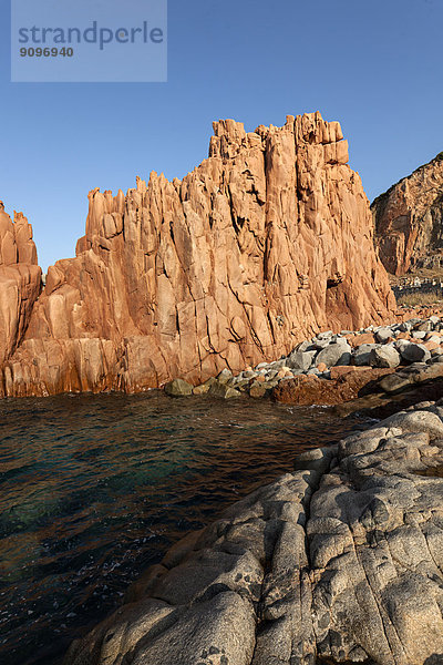 Rote Felsen bei Arbatax  Sardinien  Italien