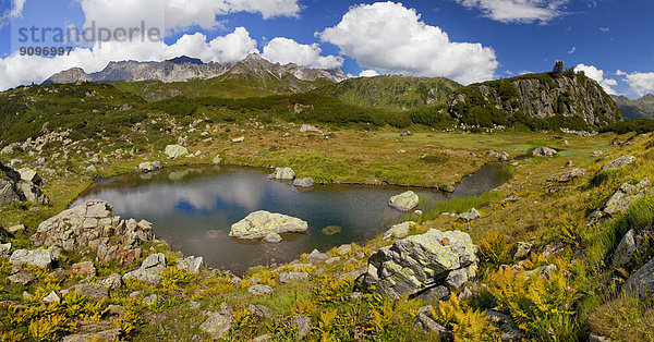 Bergsee in den Lechtaler Alpen  Tirol  Österreich