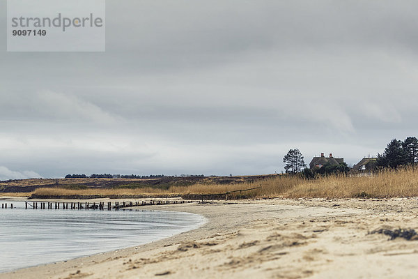 Regenwolken über dem Strand von Kampen  Sylt  Deutschland