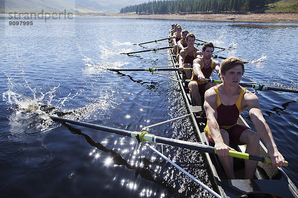 Ruderteam Ruderschädel auf dem See