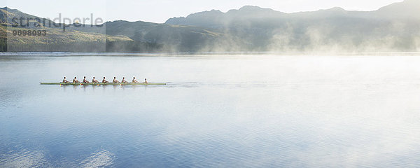 Ruderteam Ruderschädel auf dem See