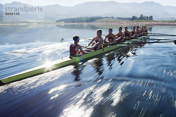 Ruderteam Ruderschädel auf dem See