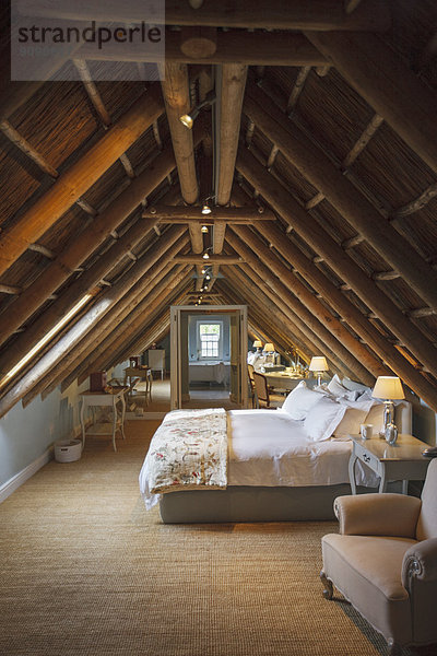 Luxuriöses Dachgeschoss-Schlafzimmer