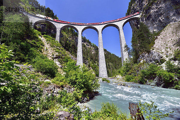 Zug UNESCO-Welterbe Schweiz Viadukt Kanton Graubünden