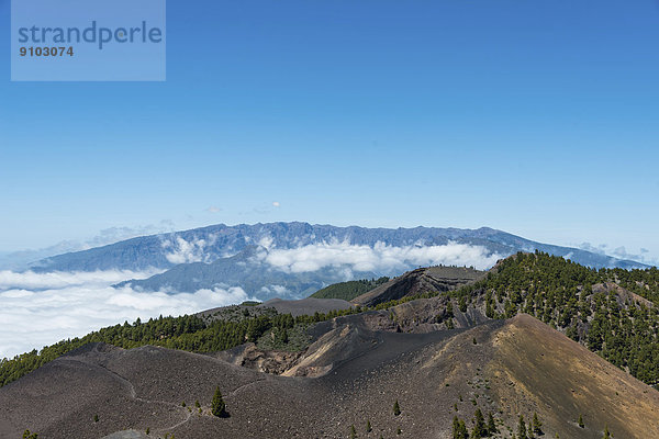 'Vulkanlandschaft an der ''Ruta de los Volcanes''  Ausblick auf die Caldera  Naturpark Cumbre Vieja  La Palma  Kanarische Inseln  Spanien'