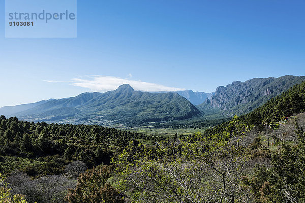 Ausblick auf die Caldera de Taburiente  Nationalpark Caldera de Taburiente  La Palma  Kanarische Inseln  Spanien Caldera de Taburiente Nationalpark
