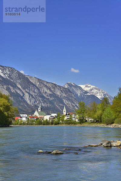 Stadtansicht von Schwaz im Frühling  Schwaz  Tirol  Österreich