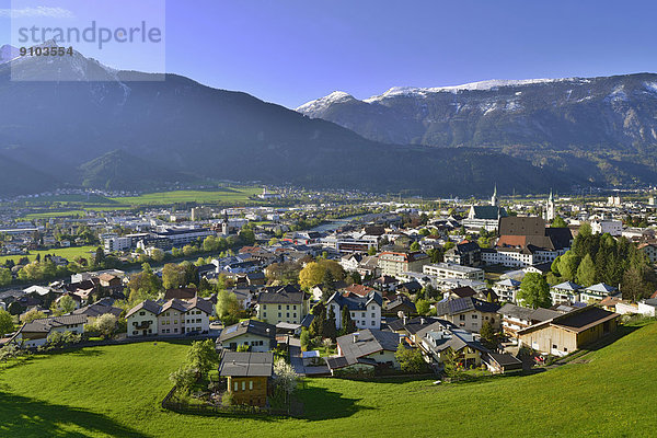 Stadtansicht von Schwaz im Frühling  Schwaz  Tirol  Österreich