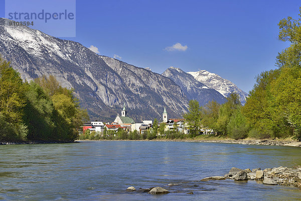 Stadtansicht von Schwaz im Frühling  Schwaz  Tirol  Österreich