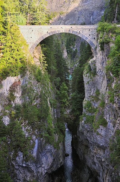 über Schlucht Schweiz Viadukt