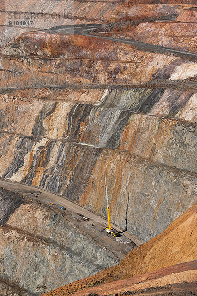 Kran  Super Pit Goldmine oder Fimiston Open Pit  Kalgoorlie  Western Australia  Australien