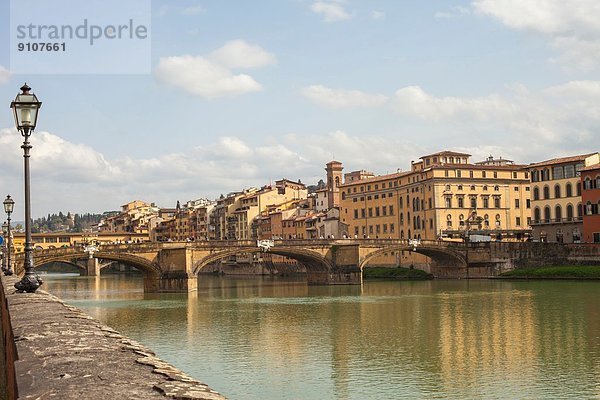 Blick auf den Arno  Florenz  Italien