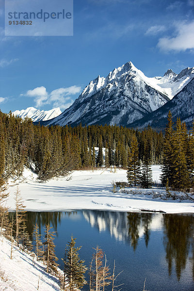 Berg  Hintergrund  Fluss  Unterricht  Banff Nationalpark  Sawback Range  Alberta  Kanada