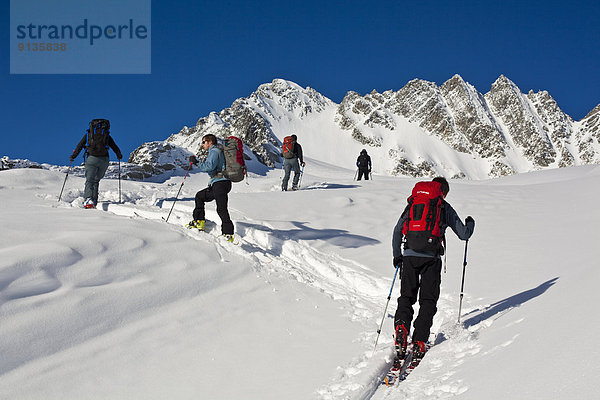 Ski  Kopfball  Glacier Nationalpark  schweizerisch