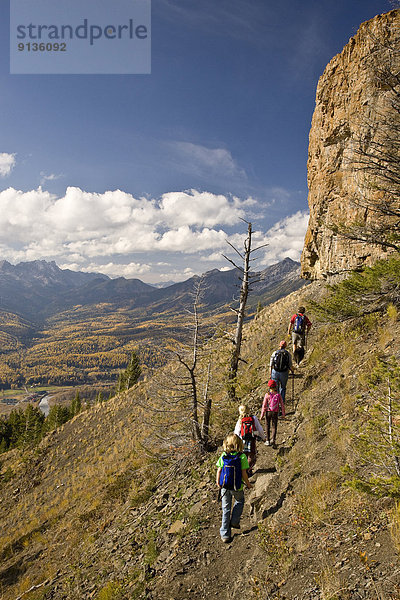Berg  Palast  Schloß  Schlösser  folgen  wandern  Herbst  jung  Fernie  British Columbia  Kanada