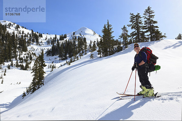 Sonnenstrahl  Skifahrer  folgen  Modell  Küste  See  Pause  Kabine  Freiheit  Ländliches Motiv  ländliche Motive  britisch  Kanada