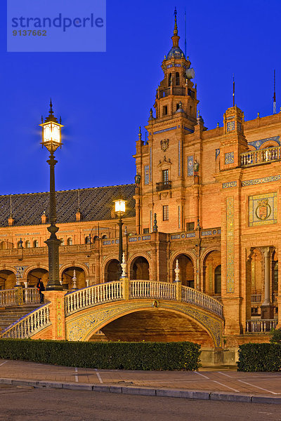 Europa  Gebäude  Großstadt  Brücke  Stadtplatz  Mittelpunkt  Sevilla  Abenddämmerung  Spanien