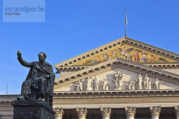 Außenaufnahme Europa Monument Statue König - Monarchie Sieg Gewinn München Bayern Deutschland