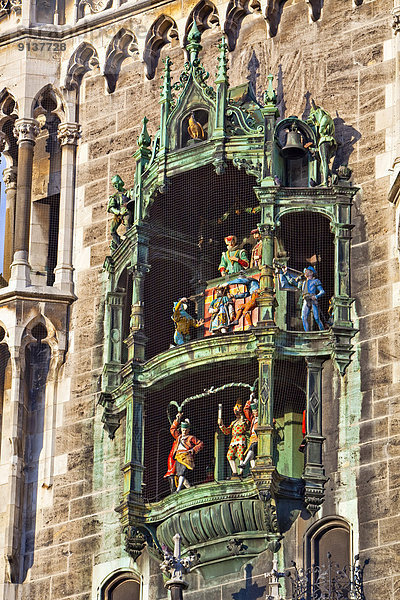 Europa  Halle  Großstadt  Turm  München  Bayern  Deutschland  Glockenspiel  Marienplatz  neu