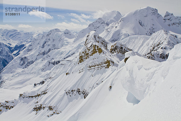 unterhalb groß großes großer große großen unbewohnte entlegene Gegend Ski Rocky Mountains Rand Linie