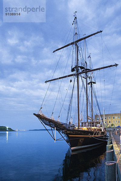 Segeln  Hafen  vertäut  Schiff  groß  großes  großer  große  großen  Festival  Halifax  Nova Scotia  Neuschottland
