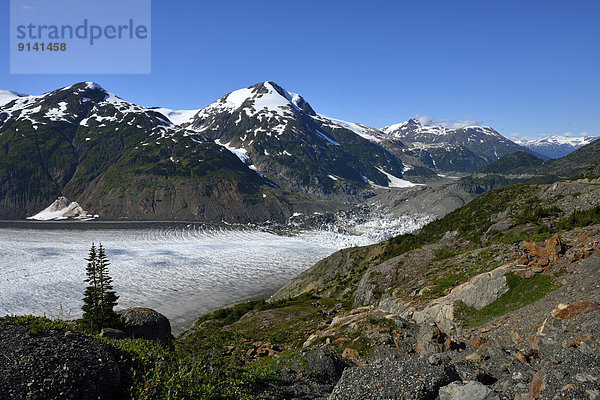 Berggipfel  Gipfel  Spitze  Spitzen  sehen  Bett  trocken  See  Eis  Gletscher  Ansicht  groß  großes  großer  große  großen  kalben
