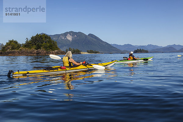 nähern Insel Kajakfahrer 2 Geräusch British Columbia Kanada Vancouver Westküste