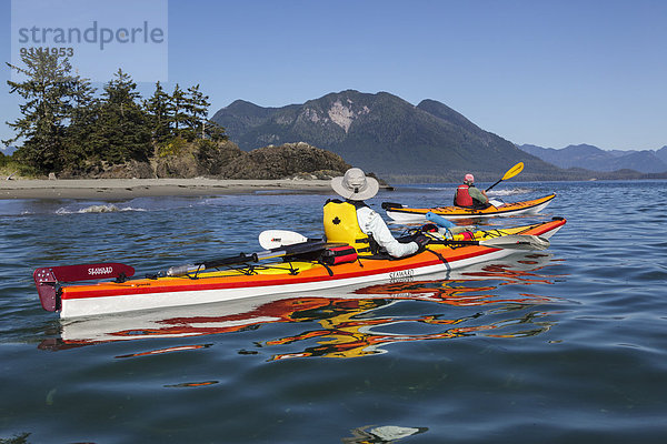 nähern Insel Kajakfahrer 2 Geräusch British Columbia Kanada Vancouver Westküste