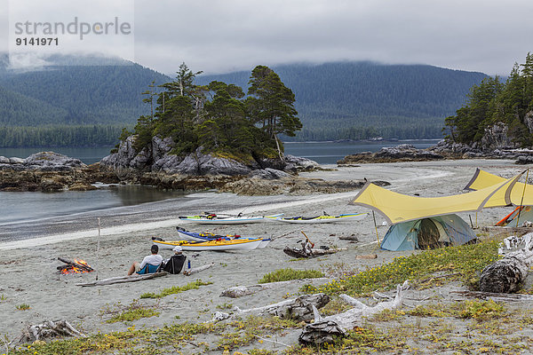Lagerfeuer Tag Entspannung Insel paddeln 2 zeigen britisch Kanada Westküste