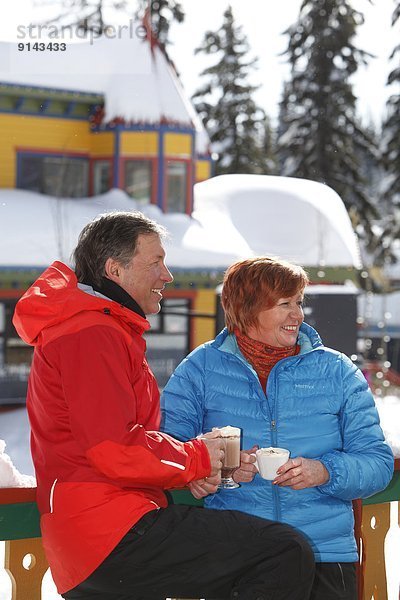 Außenaufnahme  sternförmig  Berg  Urlaub  trinken  Terrasse  Kaffee  Silber  British Columbia  Kanada  Vernon