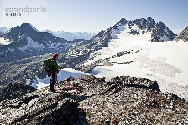 Mann  Berg  jung  Rogers Pass  klettern  Glacier Nationalpark