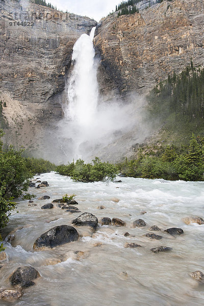 hoch  oben  Freiheit  Produktion  Wasserfall  Takakkaw Falls  British Columbia  Sekunde