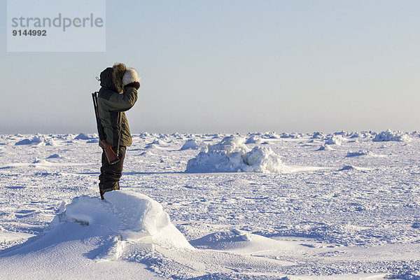 Bär  Mann  Eis  scan  Kanada  Inuit  Nunavut